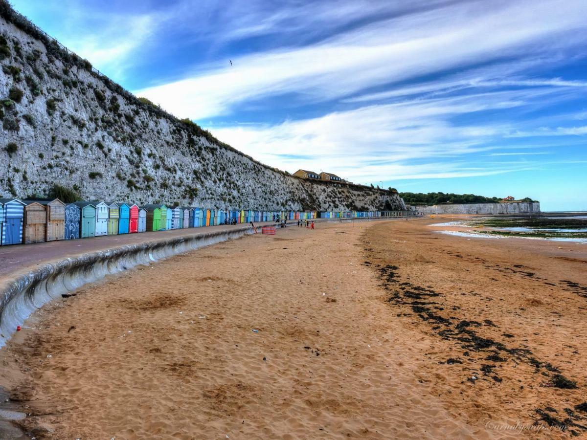 Picturesque Seaside Next To Viking Bay - Holiday home