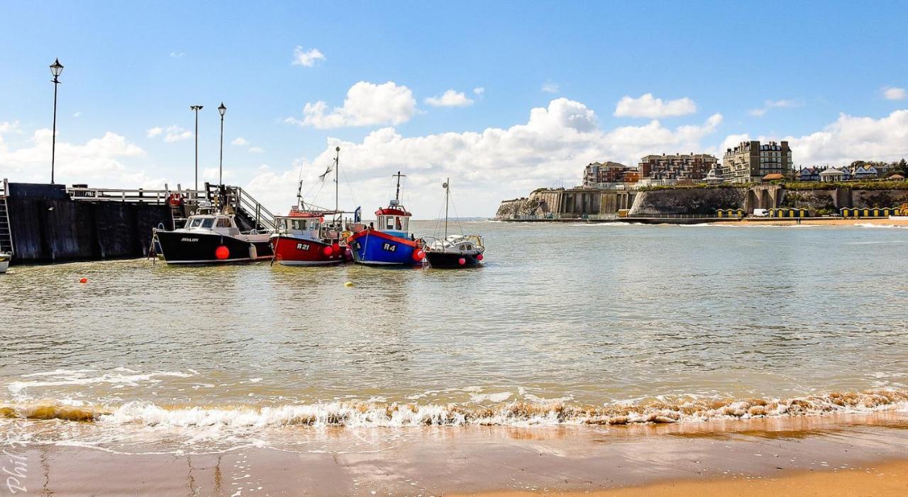 Picturesque Seaside Next To Viking Bay - Broadstairs