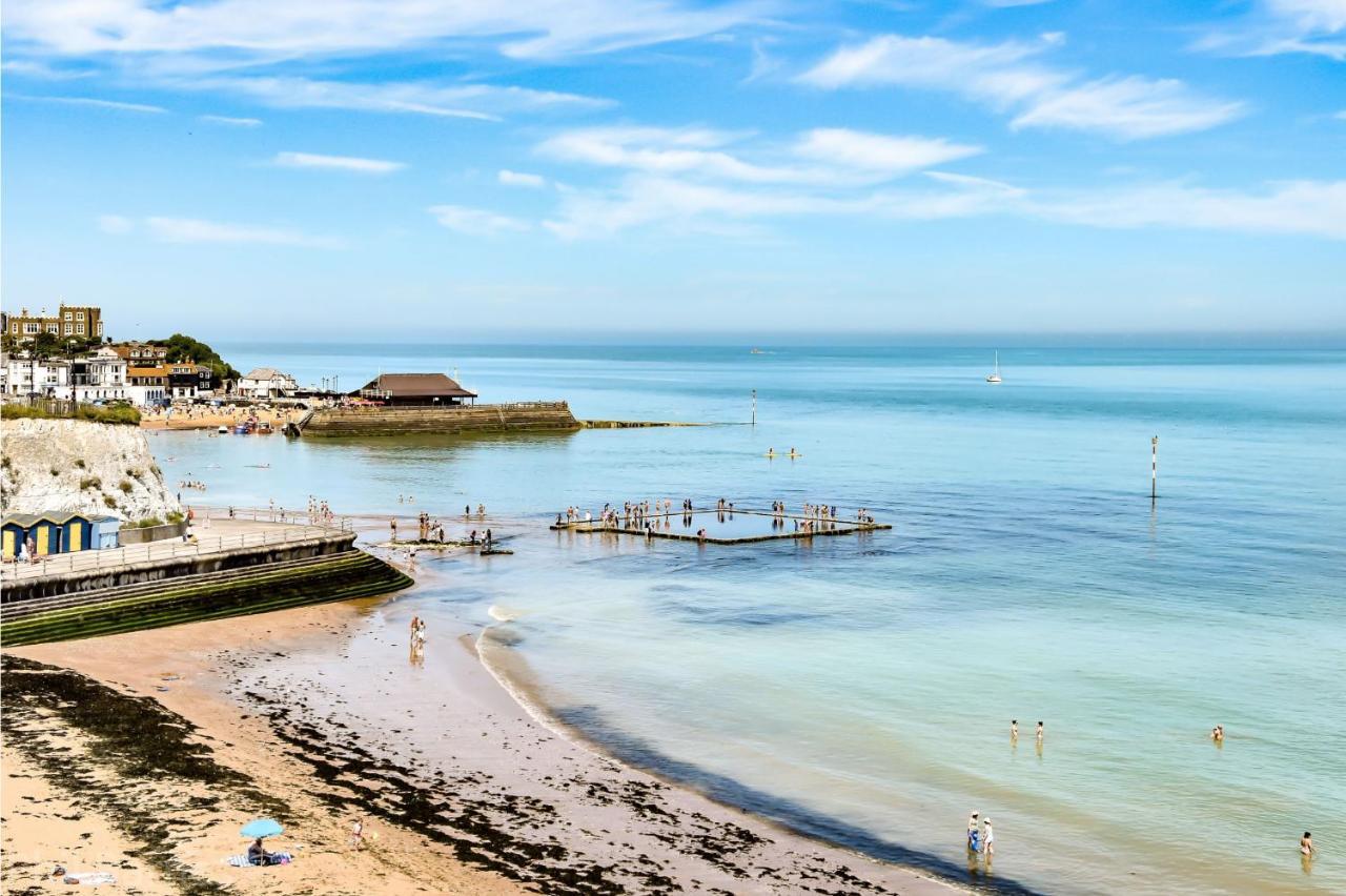 Picturesque Seaside Next To Viking Bay - Holiday home